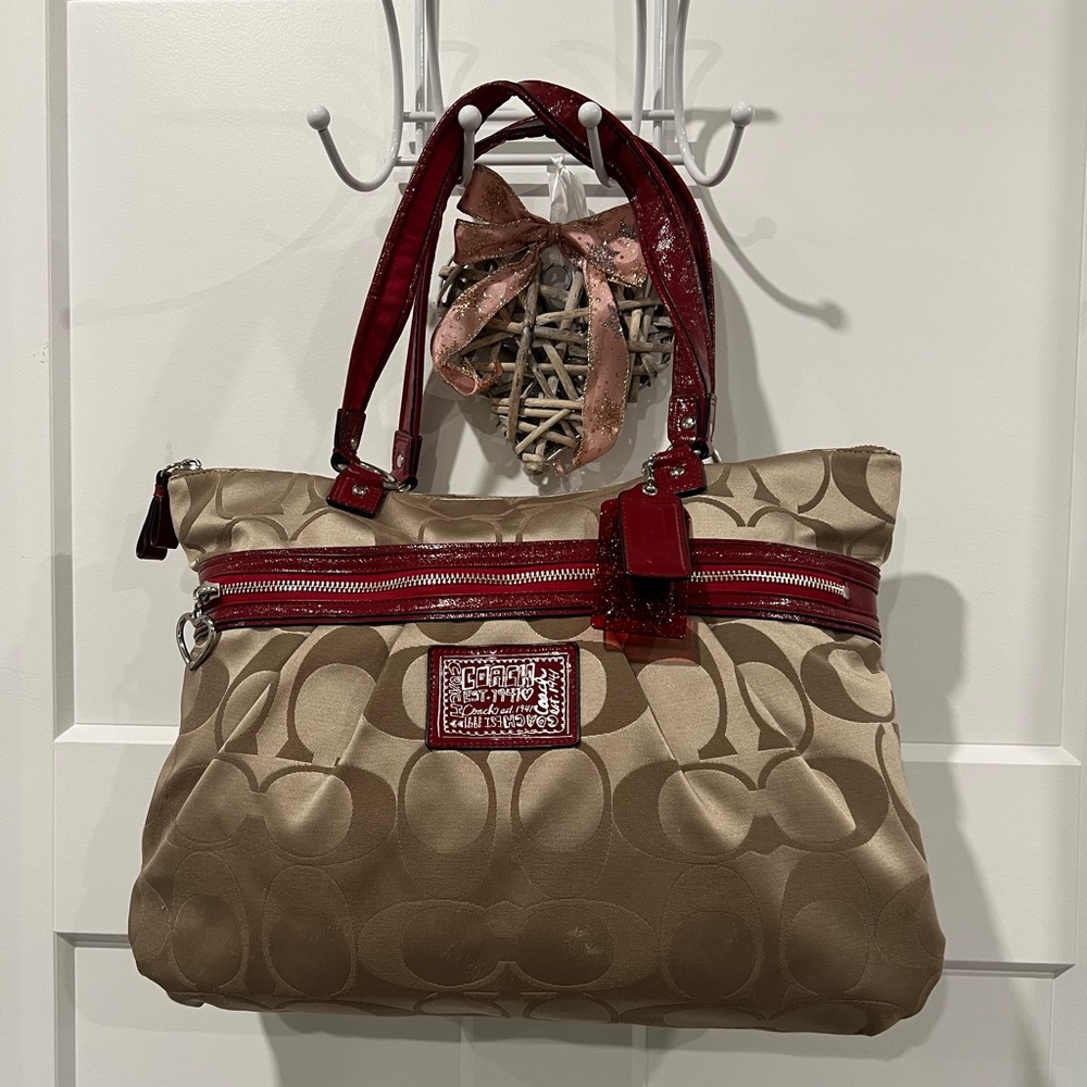 Coach Poppy Daisy XL Shoulder Bag EUC - Picture 2 of 16